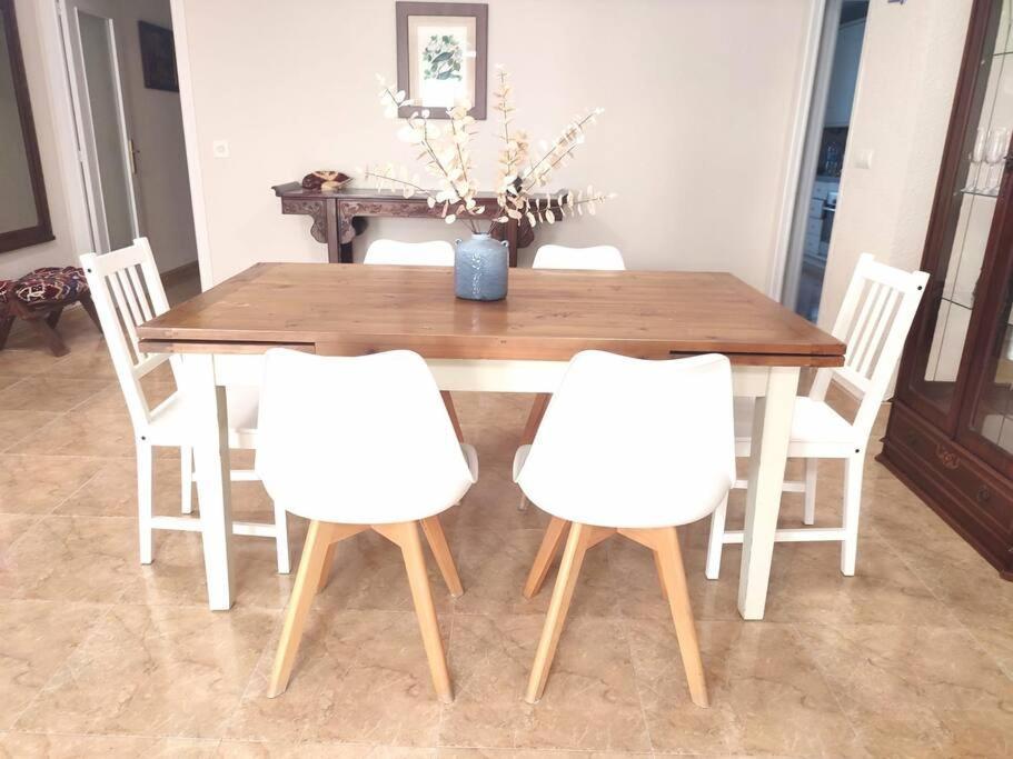 Charming & Spacious Apartment In Historic Centre & Short Walk To Beach Alicante Kültér fotó