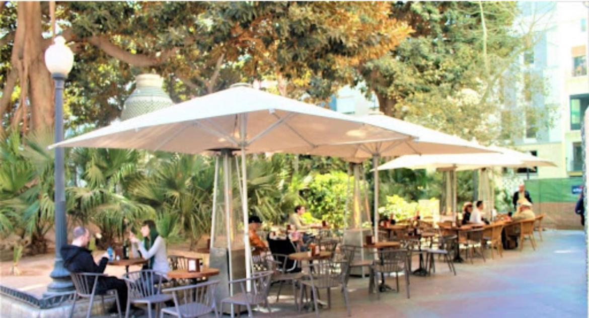 Charming & Spacious Apartment In Historic Centre & Short Walk To Beach Alicante Kültér fotó