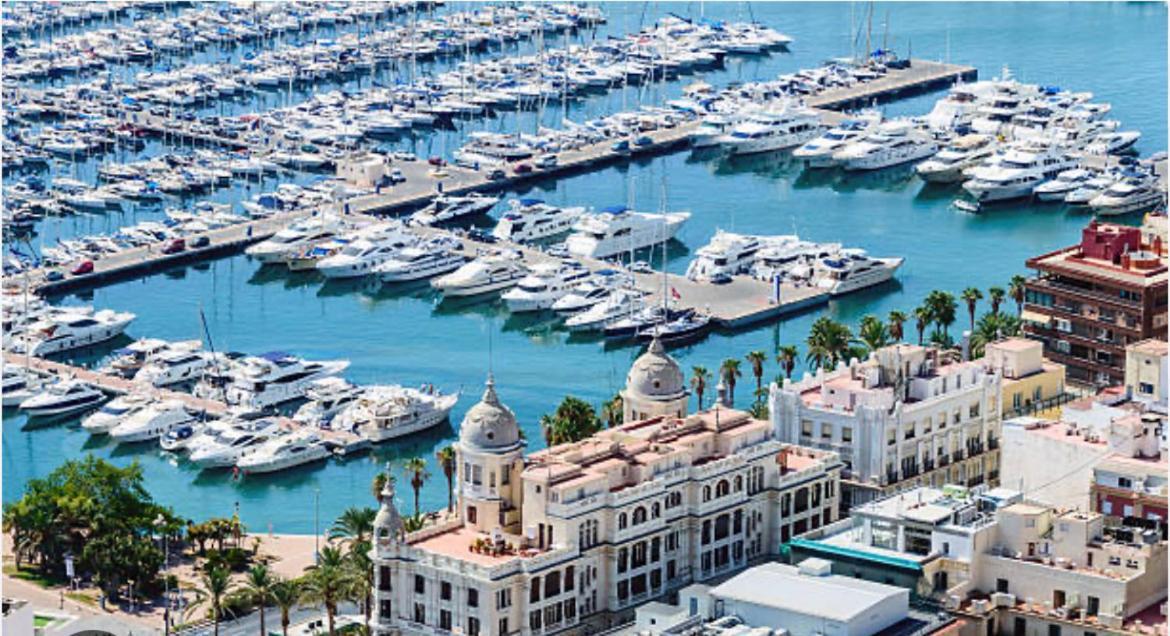 Charming & Spacious Apartment In Historic Centre & Short Walk To Beach Alicante Kültér fotó