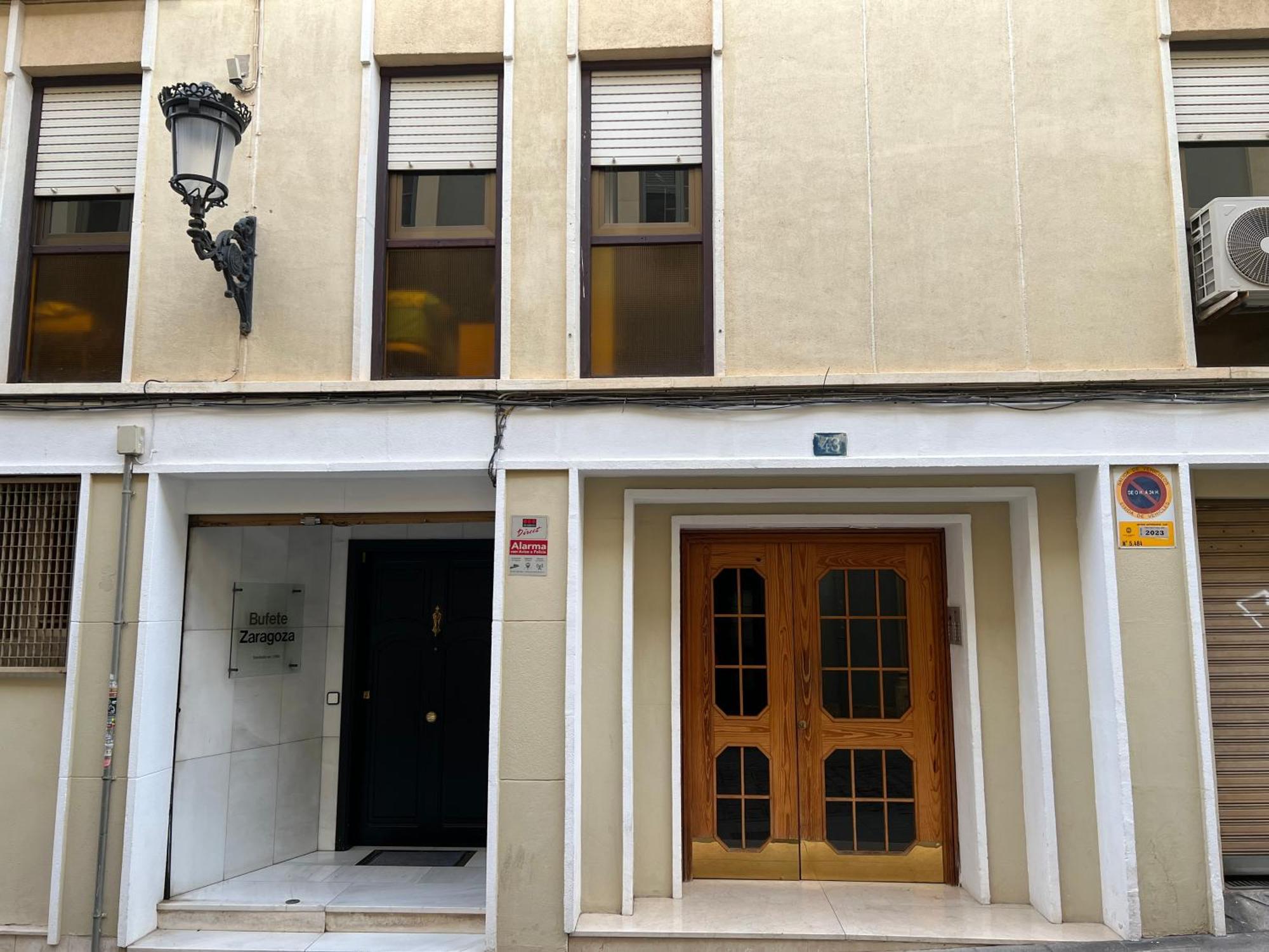 Charming & Spacious Apartment In Historic Centre & Short Walk To Beach Alicante Kültér fotó
