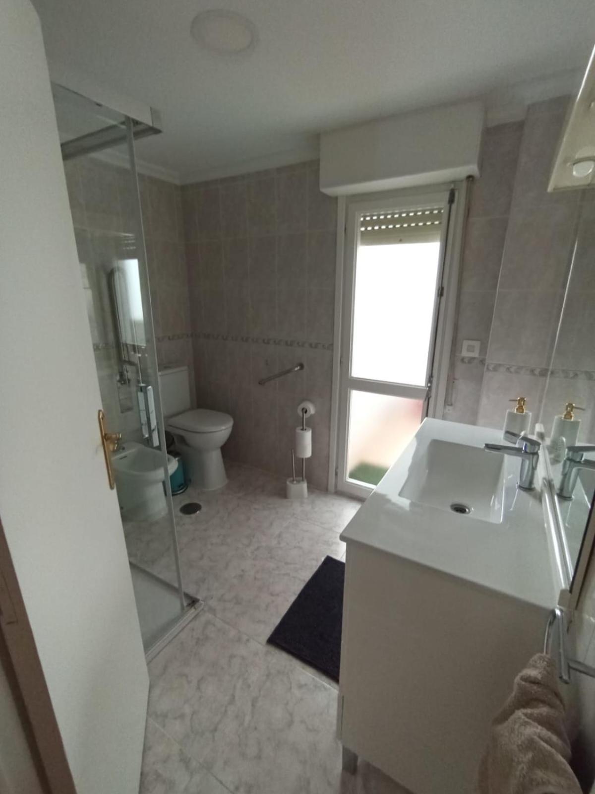 Charming & Spacious Apartment In Historic Centre & Short Walk To Beach Alicante Kültér fotó